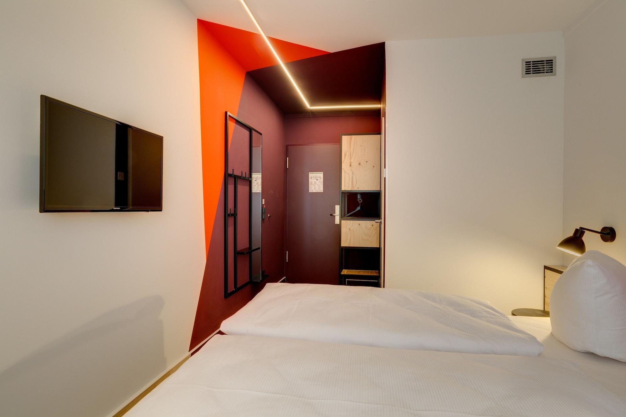Meininger Hotel Leipzig Hauptbahnhof Exteriör bild