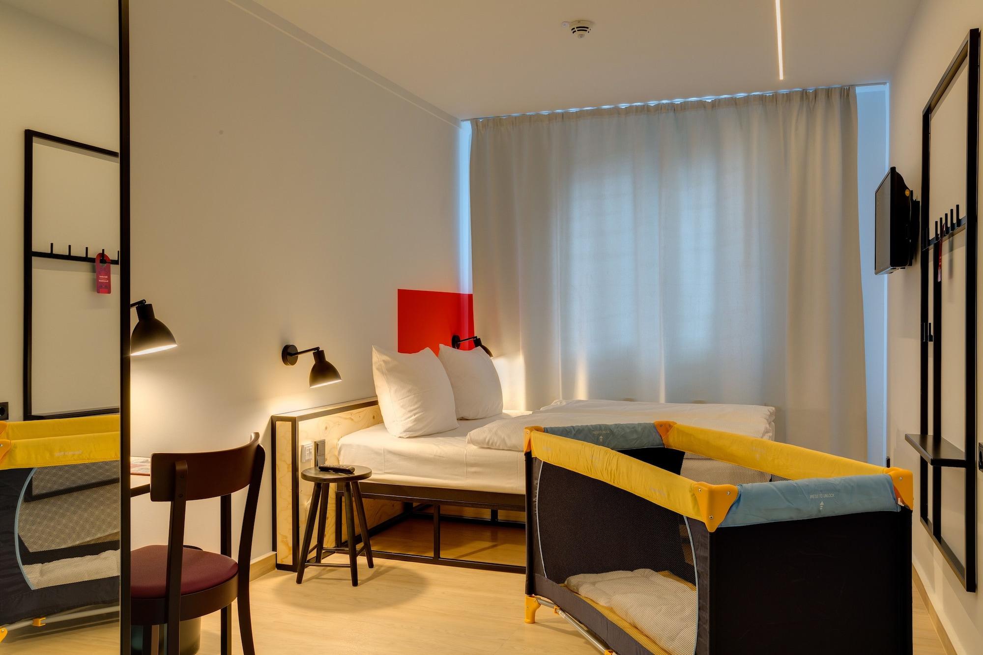 Meininger Hotel Leipzig Hauptbahnhof Exteriör bild