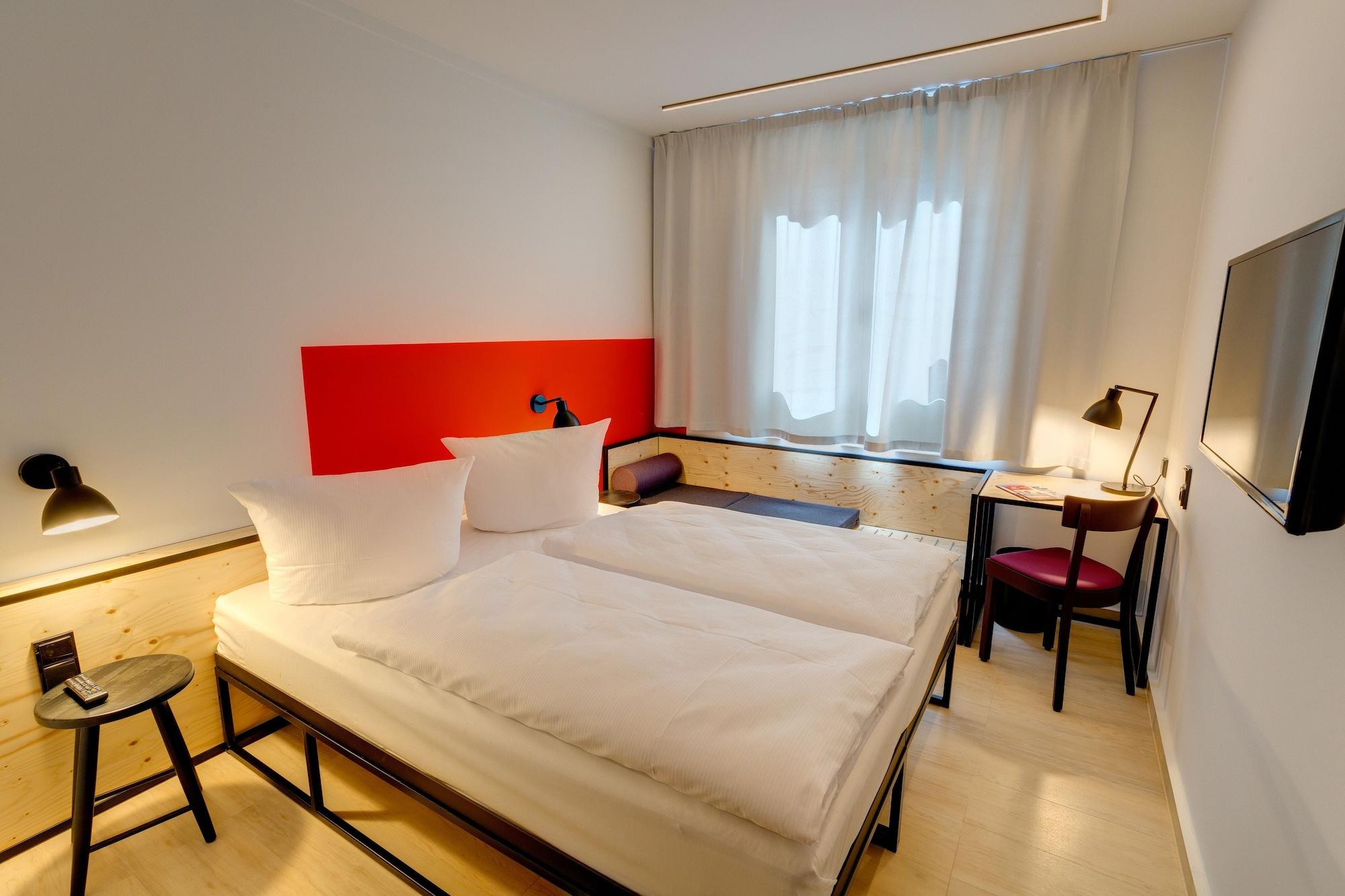 Meininger Hotel Leipzig Hauptbahnhof Exteriör bild