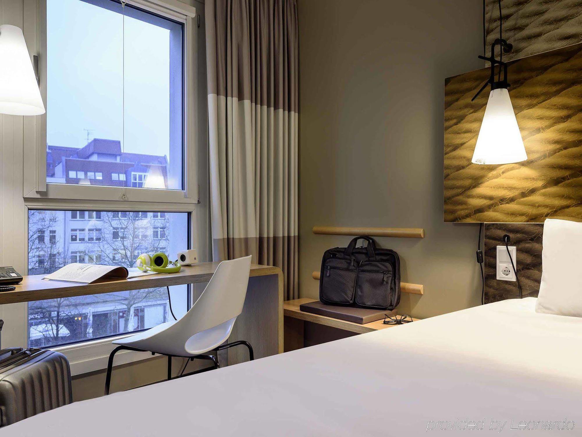 Meininger Hotel Leipzig Hauptbahnhof Exteriör bild